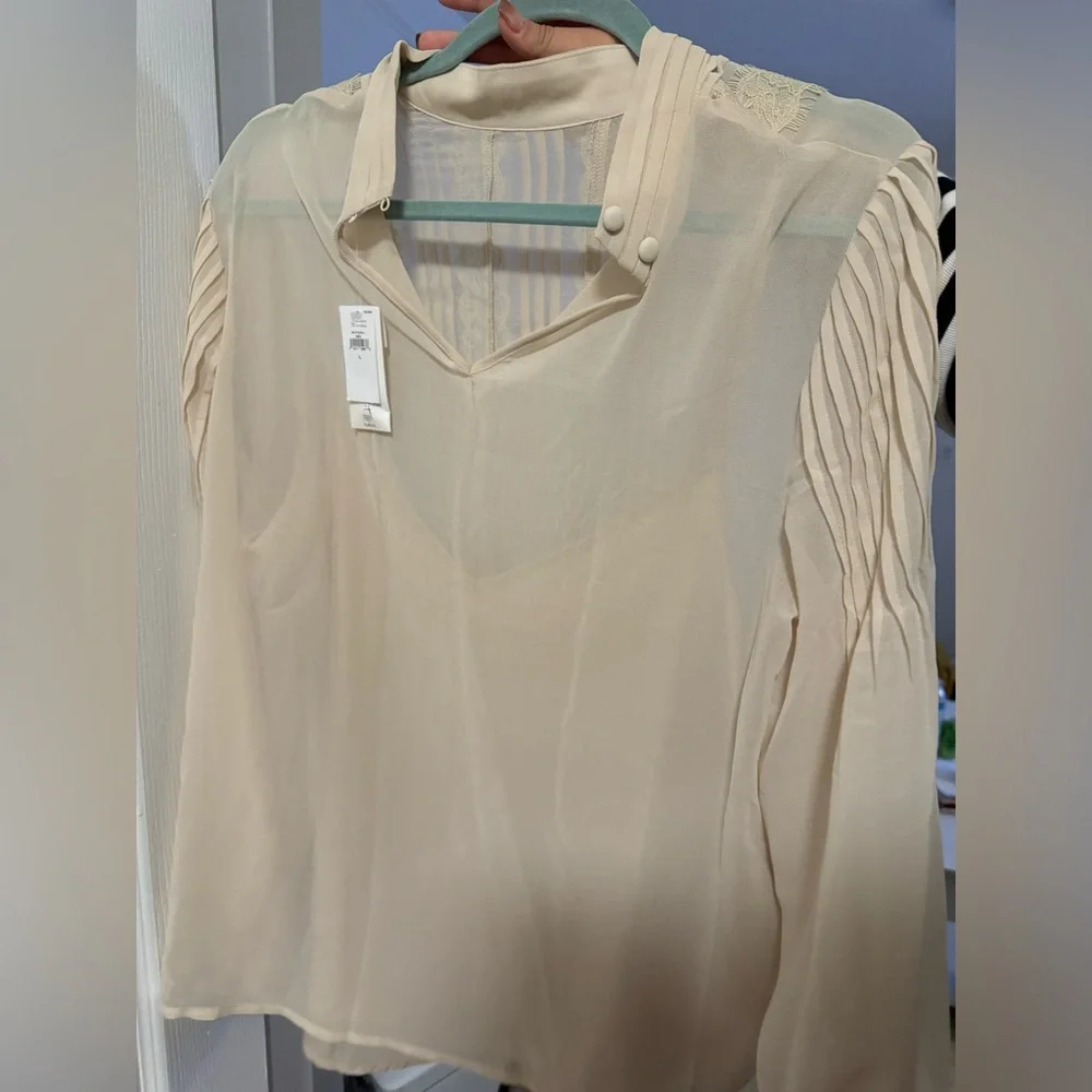 Banana Republic - Lace Blouse - Picture 3 of 5